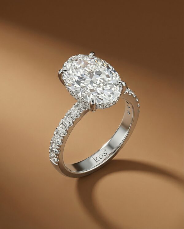 แหวนเพชรรูปไข่ ตัวเรือนเพชรบ่าข้าง