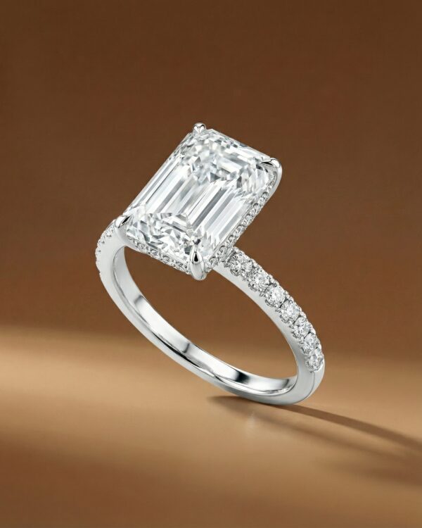 แหวนหมั้น-เพชรแท้-Emerald-Cut-Hidden-Halo-ก้านเพชร