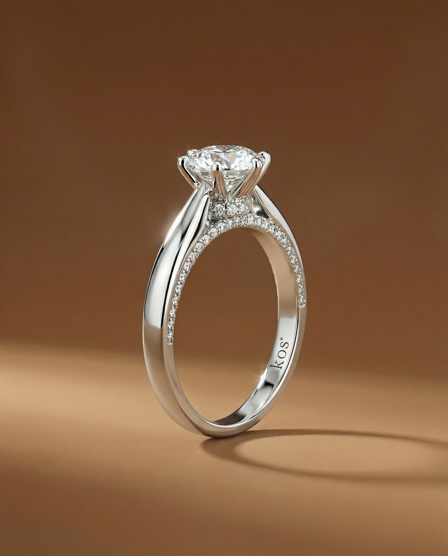 แหวนเพชรแท้-Round-Brilliant-ฝังเพชรใต้ท้องแหวน-kos-jewelry