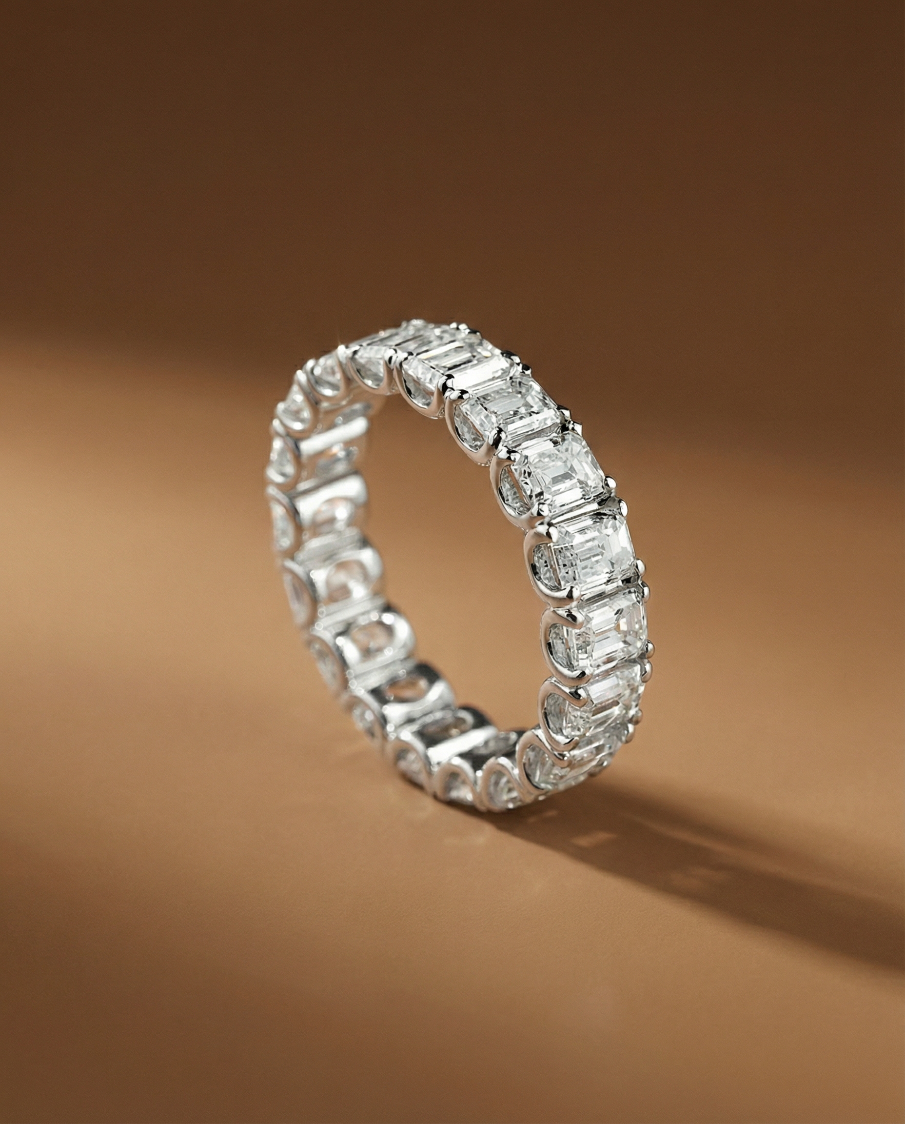 แหวนเพชรรอบนิ้ว เพชรทรง Emerald Cut