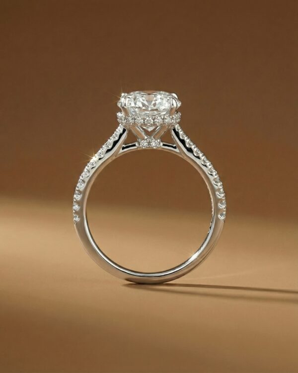 แหวนเพชรรูปไข่ ตัวเรือนเพชรบ้างข้าง จากแบรนด์ kos