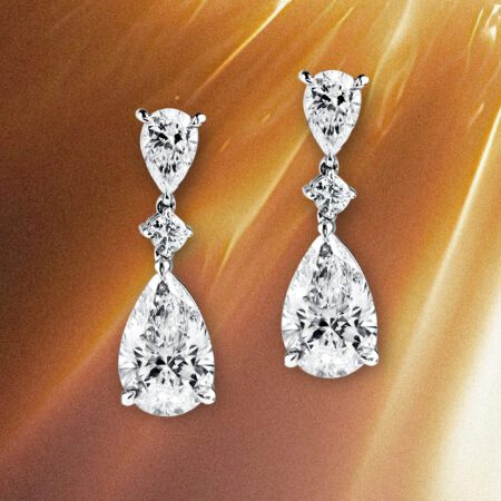 ต่างหูเพชร Signature Pear Drop Earrings