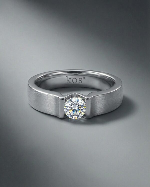 แหวนผู้ชาย KOS ฝังเพชรเม็ดเดี่ยวแบบหนีบ ดีไซน์สีเงินขัดด้าน