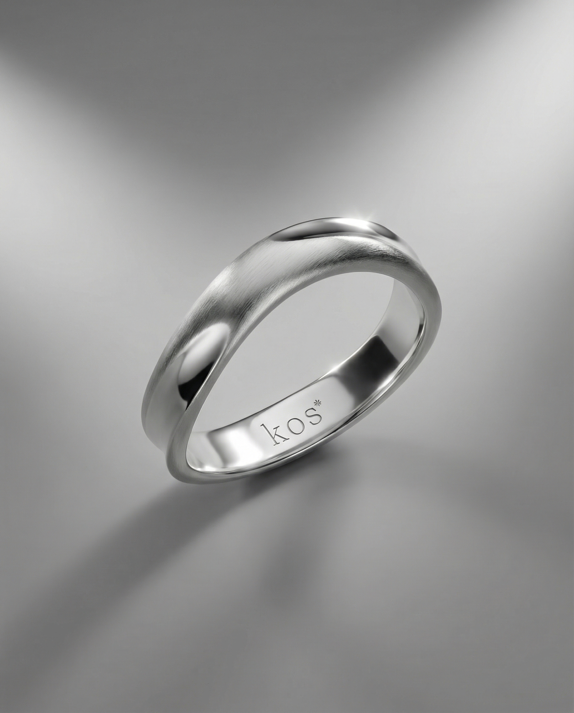 แหวนชาย ก้านเรียบ มีลักษณะโค้งเป็นคลื่น