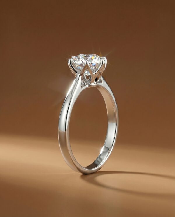 แหวนเพชรแต่งงาน เพชรกลม Signature Lotus Ring
