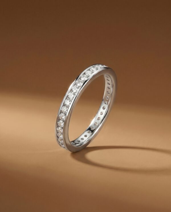 แหวนเพชรรอบนิ้ว Bianca Diamond Band ดีไซน์ฝังแบบ channel setting