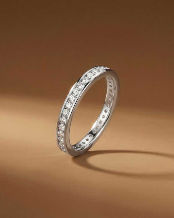 แหวนเพชรรอบนิ้ว Bianca Diamond Band ดีไซน์ฝังแบบ channel setting