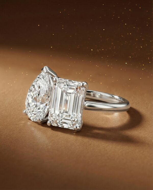 Toi et Moi ring แหวนเพชรหยดน้ำคู่กับเพชร Emerald