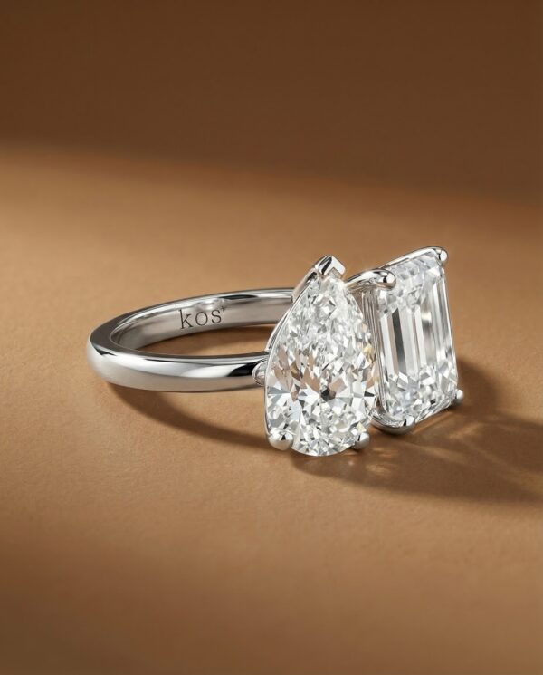 Toi et Moi ring แหวนเพชรหยดน้ำคู่กับเพชร Emerald