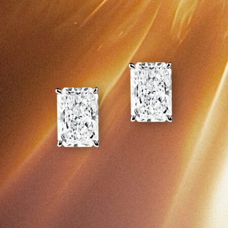 ต่างหูเพชร Radiant Stud Earrings