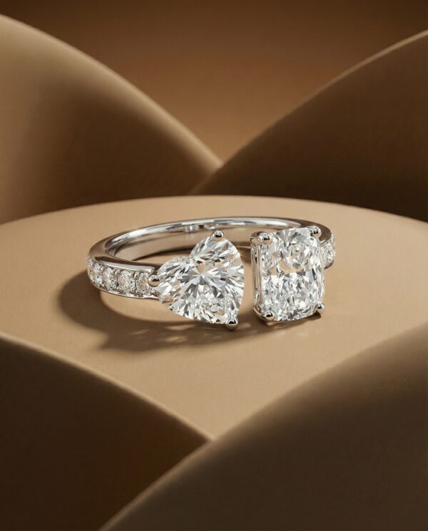 แหวนเพชร Toi et Moi เพชรหัวใจ คู่เพชร Long Cushion