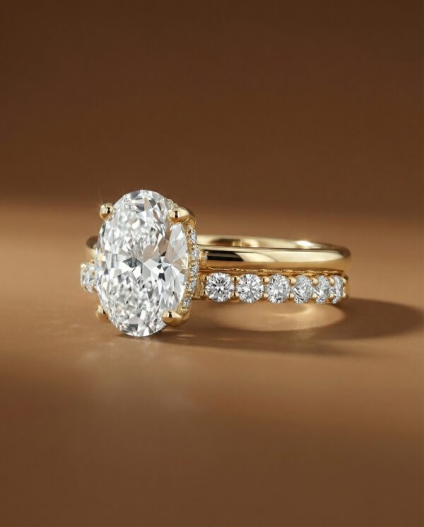 แหวนเพชชร Oval ก้านคู่ ตัวเรือนสีมทอง