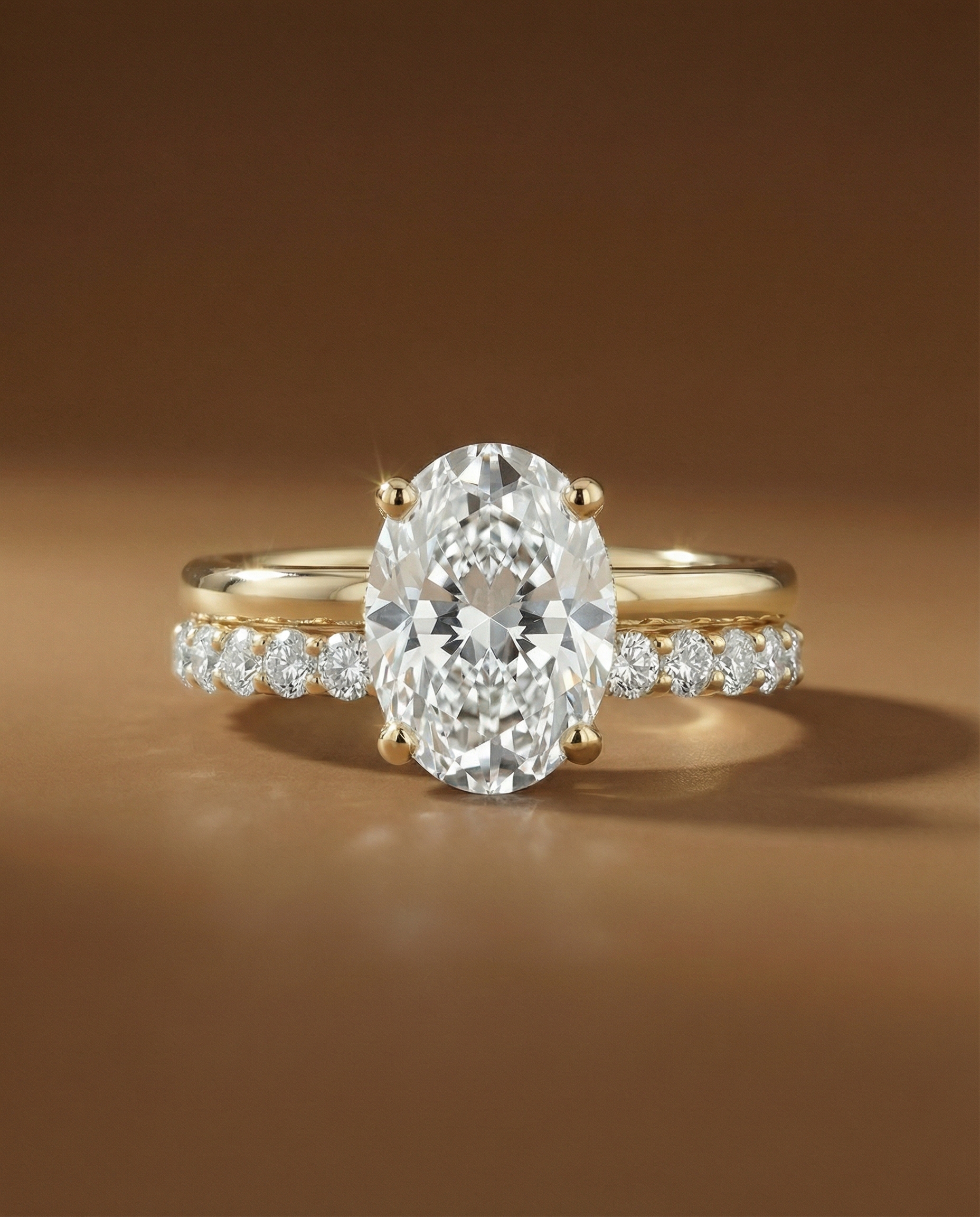 แหวนเพชชร Oval ก้านคู่ ตัวเรือนสีมทอง