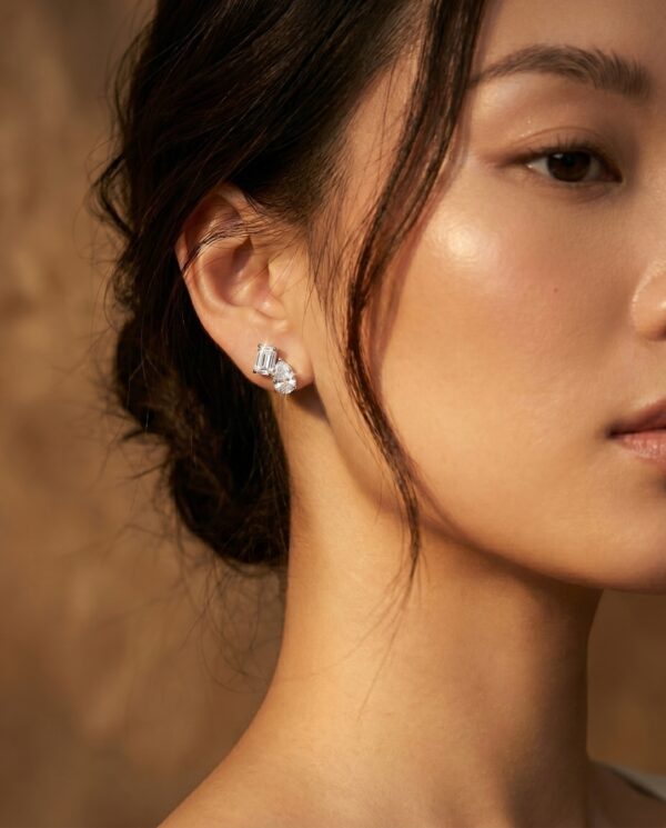 ต่างหูเพชร Toi et Moi earrings (Emerald & Pear)