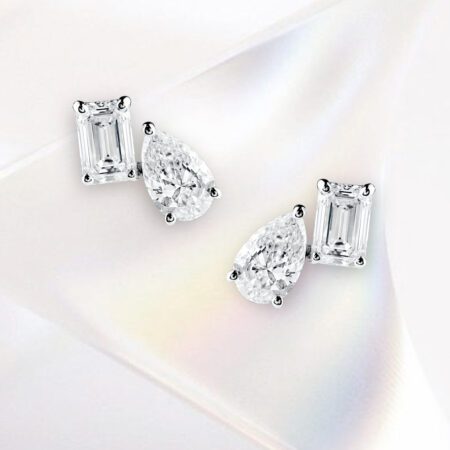 ต่างหูเพชร Toi et Moi earrings (Emerald & Pear)