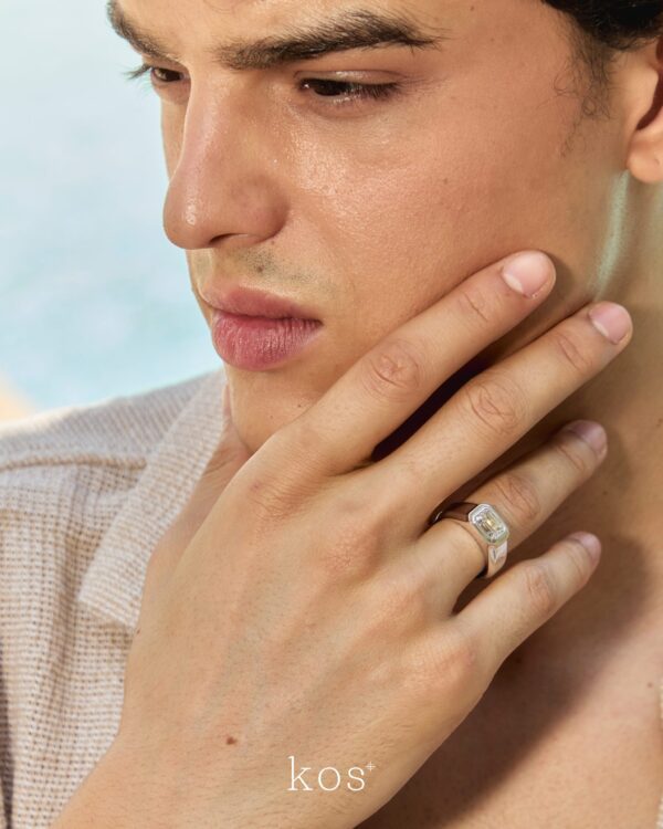 แหวนเพชรชาย Emerald Diamond in White Gold Ring