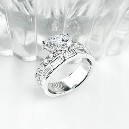 แหวนเพชร The Royal Pear Ring