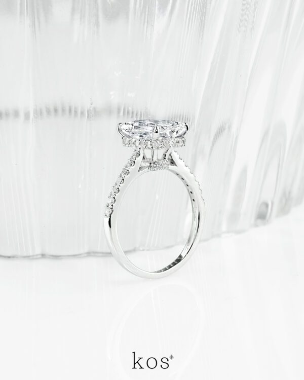 แหวนเพชร The Iris Radiant Diamond Ring