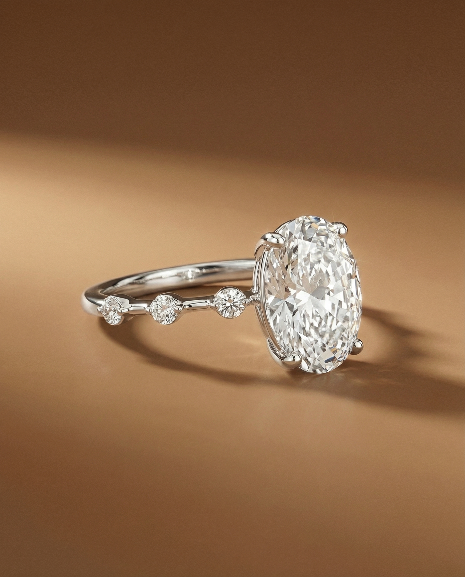 แหวนหมั้น-เพชรทรงวงรี-Oval-Cut-ก้าน-polka dot