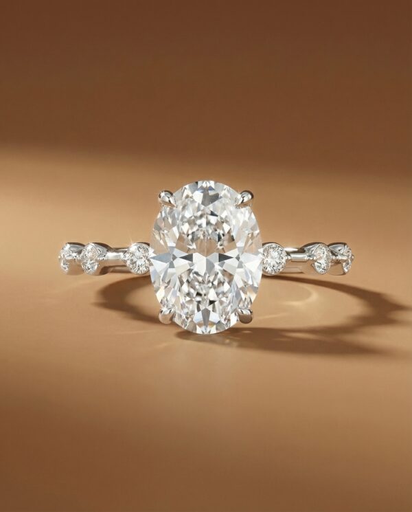 แหวนหมั้น-เพชรทรงวงรี-Oval-Cut-ก้าน-polka dot