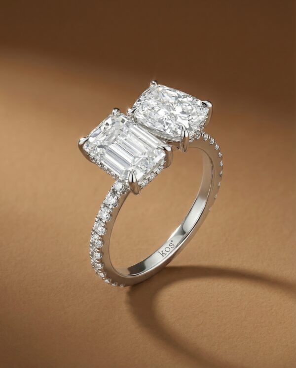 แหวนเพชร-Toi-et-Moi-Emerald-Cushion-Cut