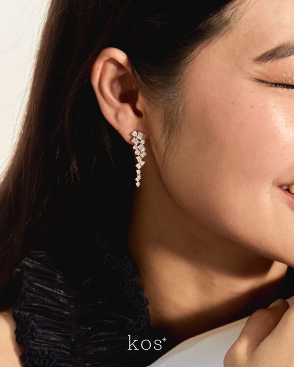 ต่างหูเพชร Taylor Dangling Earrings