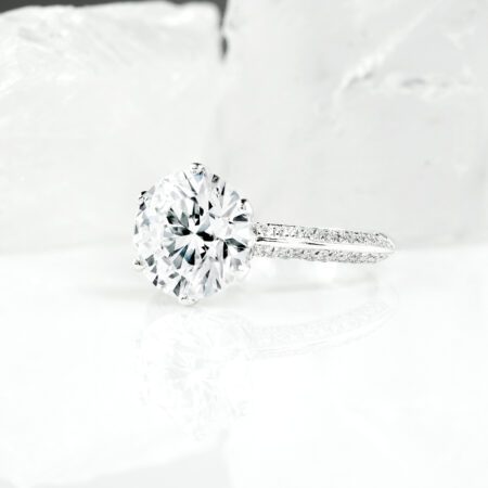 แหวนเพชร The Crown Round Brilliant Ring