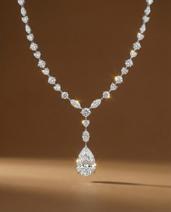 สร้อยคอเพชรสำหรับเจ้าสาว เพชร Mix Shape จี้เพชรหยดน้ำขนาด 8 กะรัต