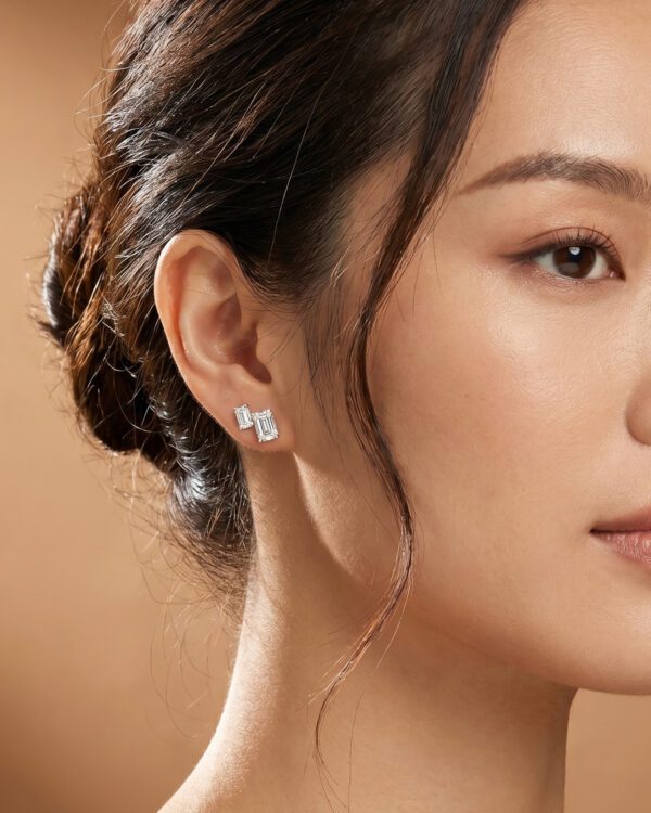 ต่างหู Double Emerald Stud Earrings