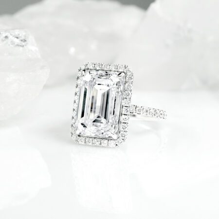 แหวนเพชร Timeless Grace Emerald
