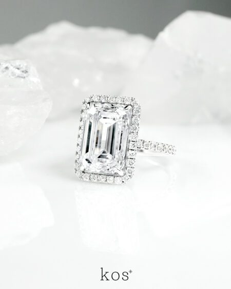 แหวนเพชร Timeless Grace Emerald