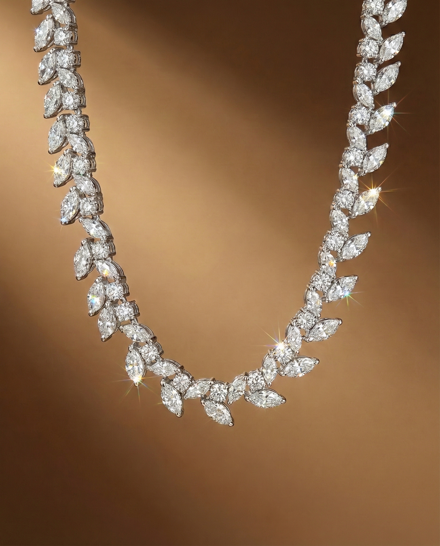 สร้อยเพชรแฟนซี เพชรมาคีและเพชรกลม