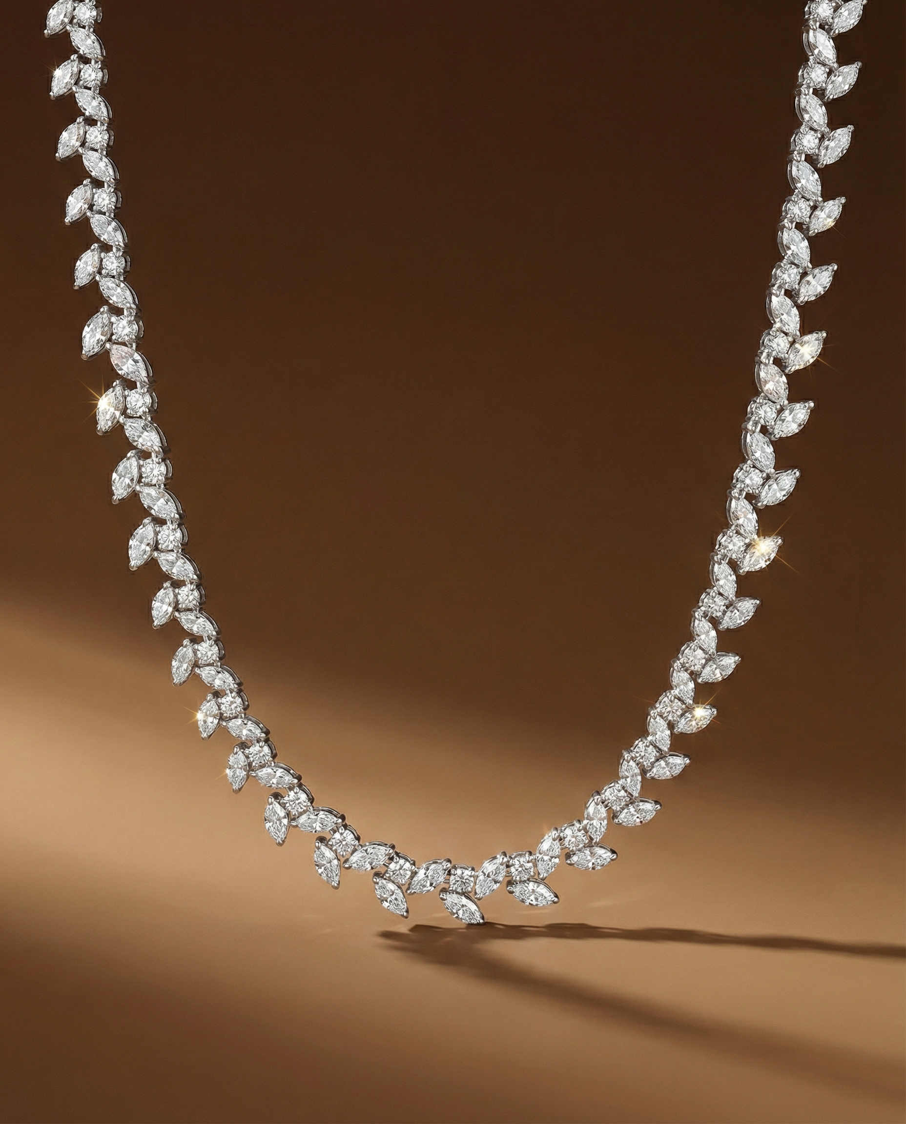 สร้อยเพชรแฟนซี เพชรมาคีและเพชรกลม