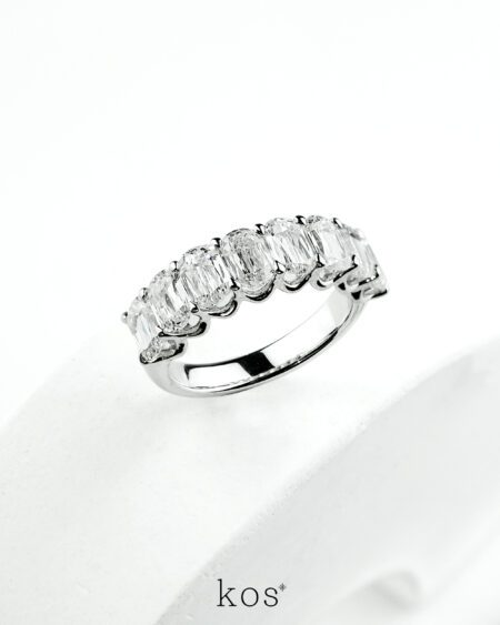 แหวนเพชร Criss Cut Diamond Band ตัวเรือนทองคำขาว เหมาะเป็นแหวนแต่งงาน Half Eternity Ring จาก Kos