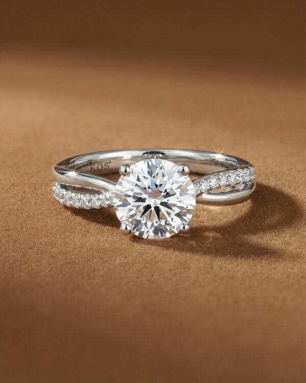 แหวนเพชรกลม ตัวเรือน Twist