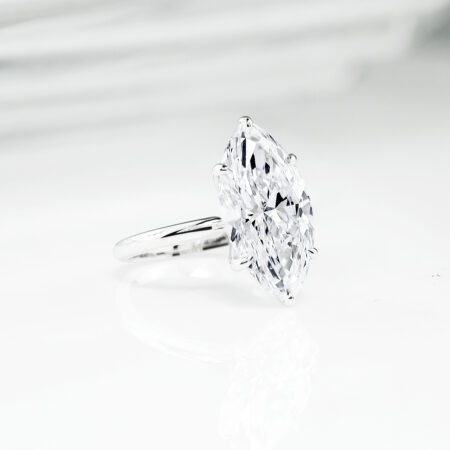 แหวนเพชร Elara Marquise Solitaire ตัวเรือนทองคำขาว 18K ประดับเพชรทรง Marquise