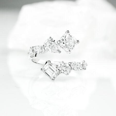 าพแหวนเพชรแท้ Nora Open Ring สไตล์ Open Ring โดดเด่นด้วยเพชรหลากหลายรูปทรง