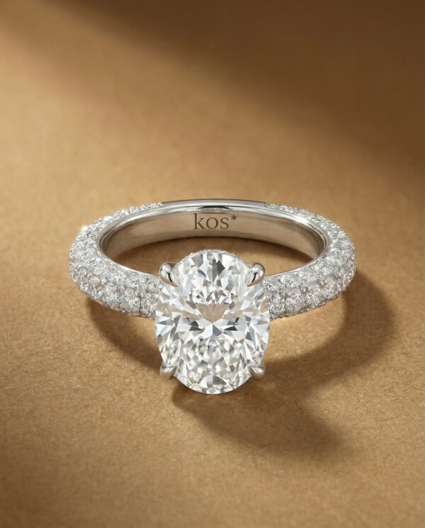 แหวนหมั้นเพชร Oval -ตัวเรือนฝังเพชรระยิบระยับ 3 ด้าน-แบรนด์-kos