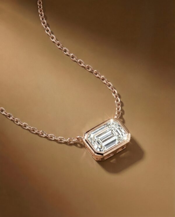 สร้อยคอเพชร Emerald 1 กะรัต ตัวเรือน Bezel ฝังหุ้ม สี Rose Gold