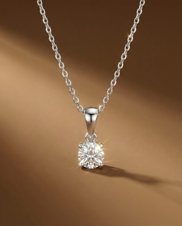 สร้อยจี้เพชรกลมขนาด 30 ตัง