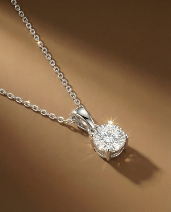 สร้อยจี้เพชรกลมขนาด 30 ตัง