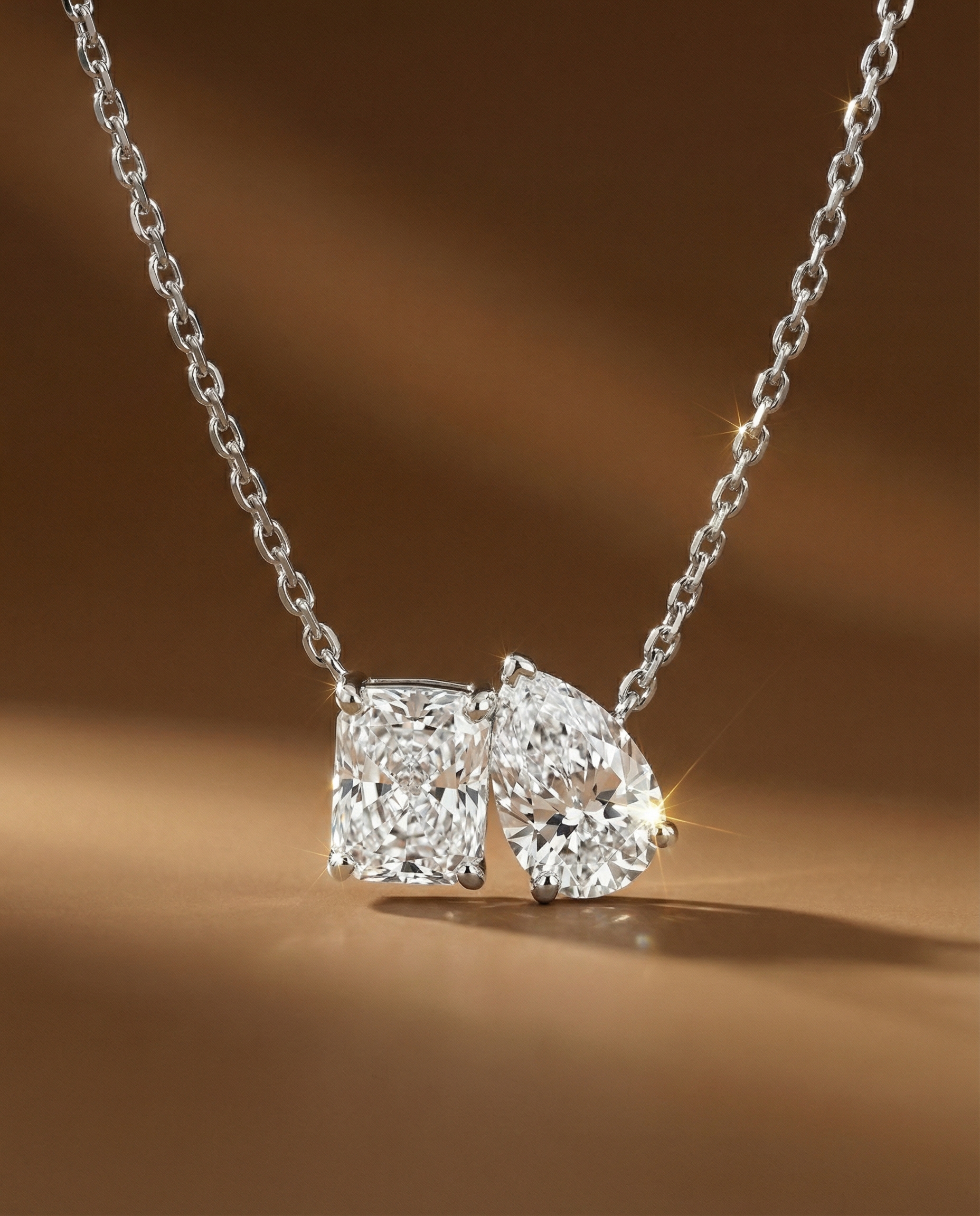 สร้อยคอจี้เพชร Long Cushion และเพชรหยดน้ำ