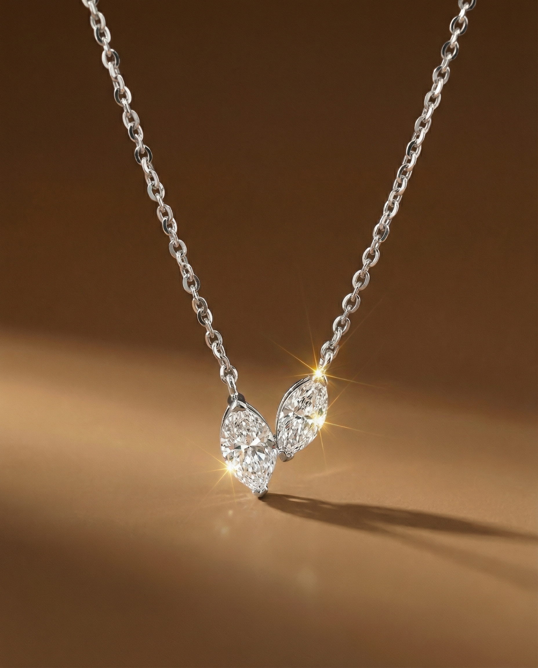 สร้อยจี้เพชร Marquise 2 เม็ดวางคู่กัน