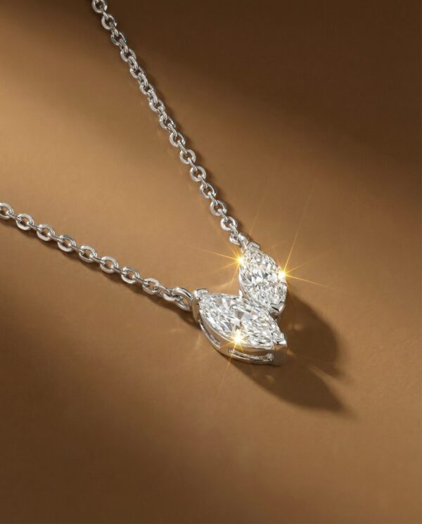 สร้อยจี้เพชร Marquise 2 เม็ดวางคู่กัน