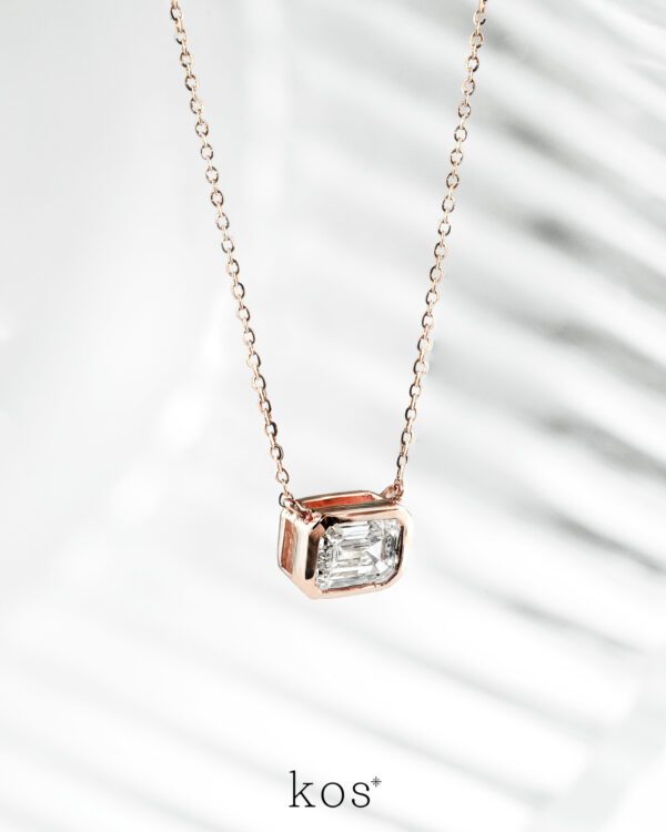 สร้อยคอจี้เพชร Emerald Cut 1 กะรัต ตัวเรือน Bezel Setting สี Pink Gold