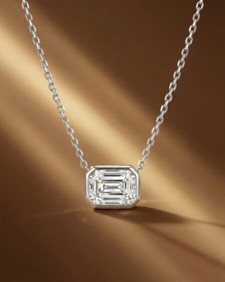 สร้อยคอเพชร Emerald ตัวเรือน Bezel