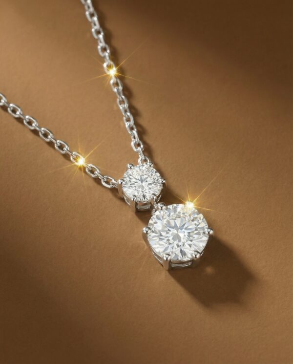 สร้อยคอจี้เพชรกลม เม็ดเล็ก และเม็ดใหญ่