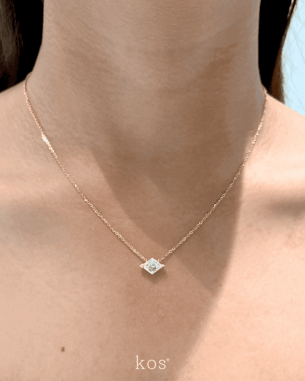 สร้อยเพชรแท้เม็ดเดี่ยว Lozenge Cut Solitaire ตัวเรือนทอง