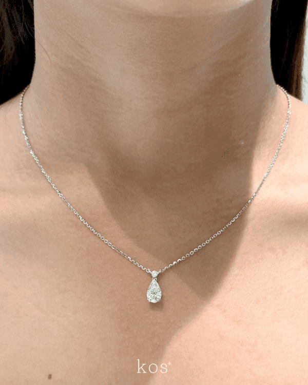 สร้อยเพชรแท้เม็ดเดี่ยว Pear Cut Solitaire Diamond ตัวเรือนทองขาว KOS Jewelry