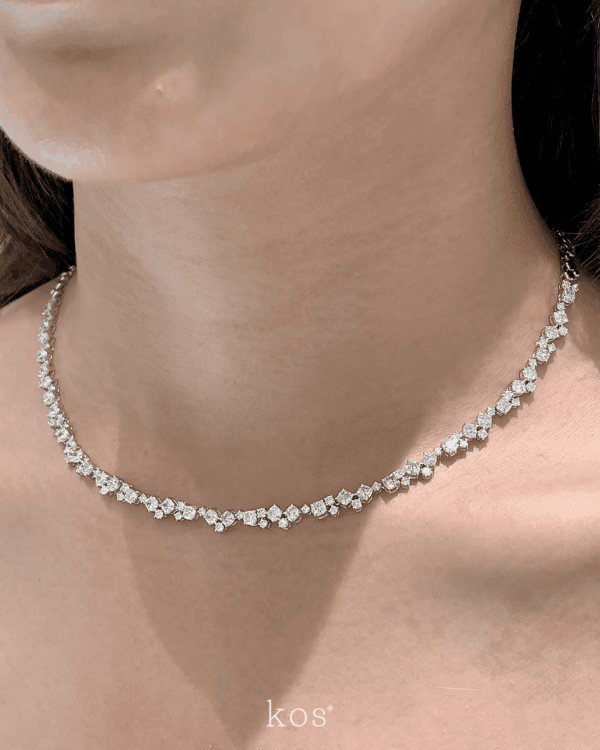 สร้อยคอเพชรจัดเรียงแบบ Cluster กลุ่มดาว ดีไซน์อ่อนช้อย